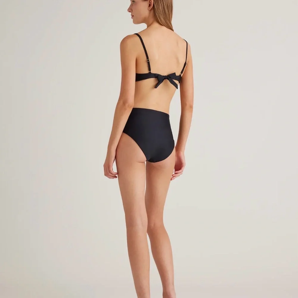 Quince Italian Demi Bikini Top in Black Size Medium y685